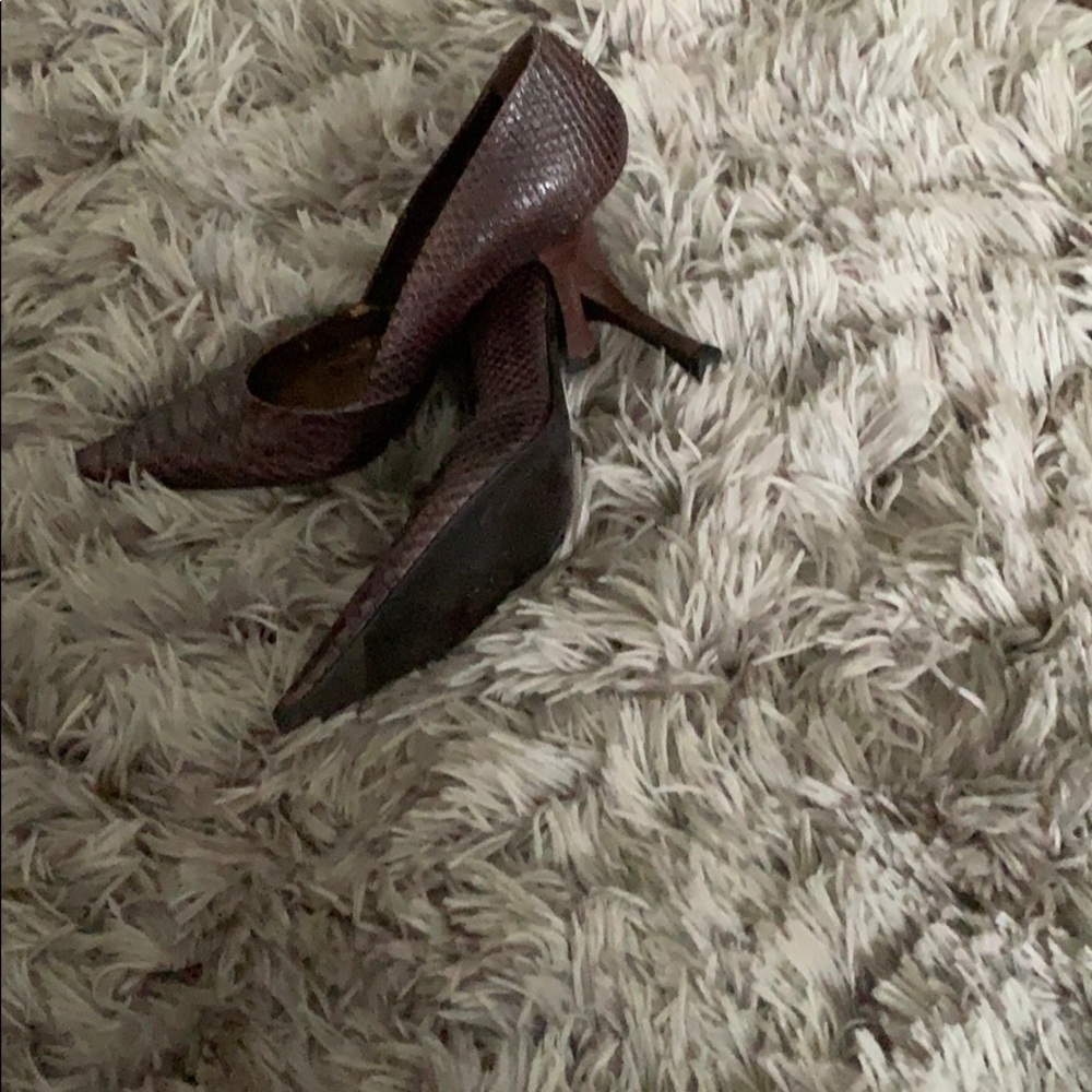 Snakeskin brown shoes
